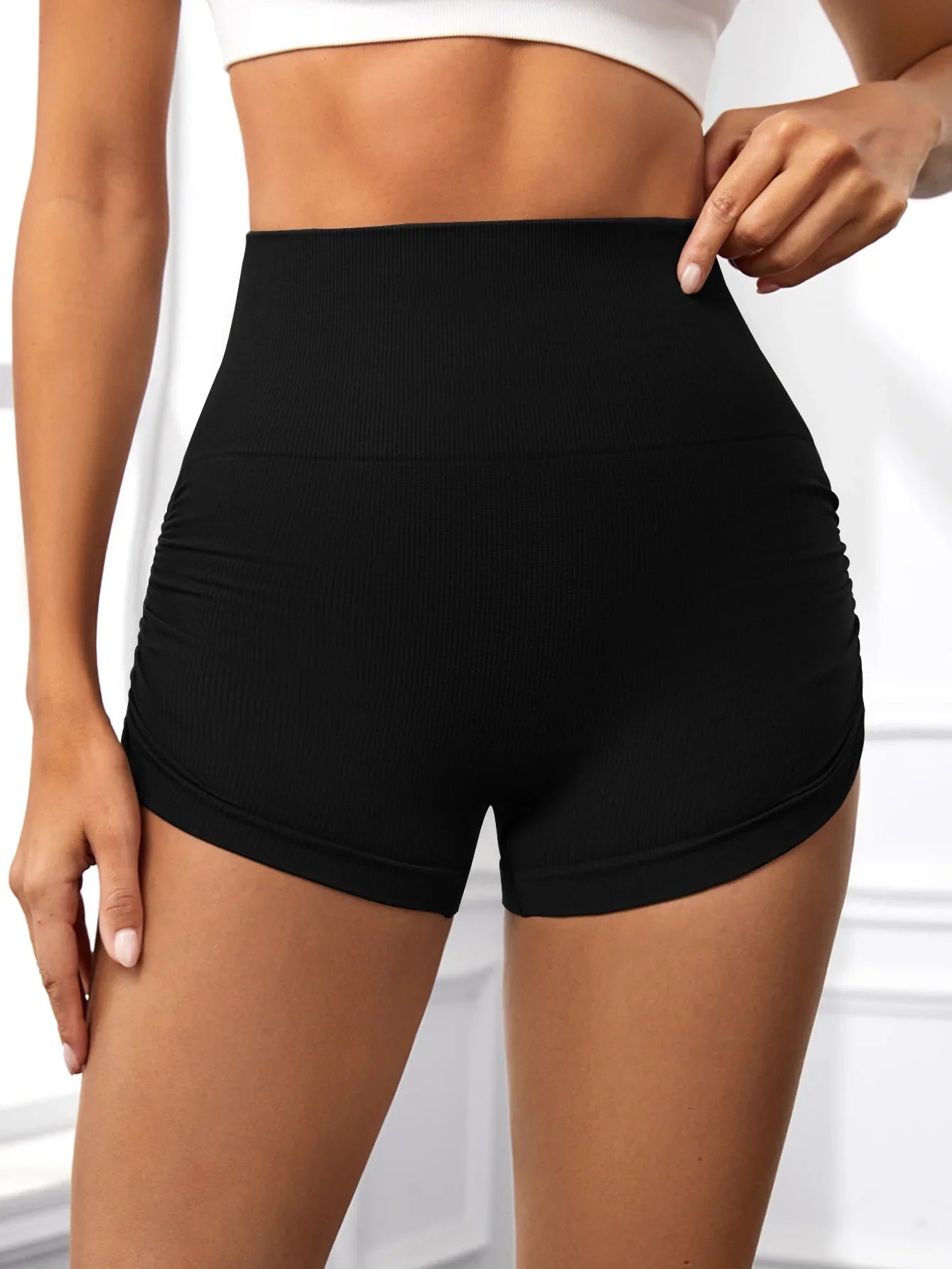 Women Seamless with Wrinkles Shorts Fitness Yoga Shorts High Waist Push Up Butt Gym Sexy High Elastic Trainning Slim Leggings